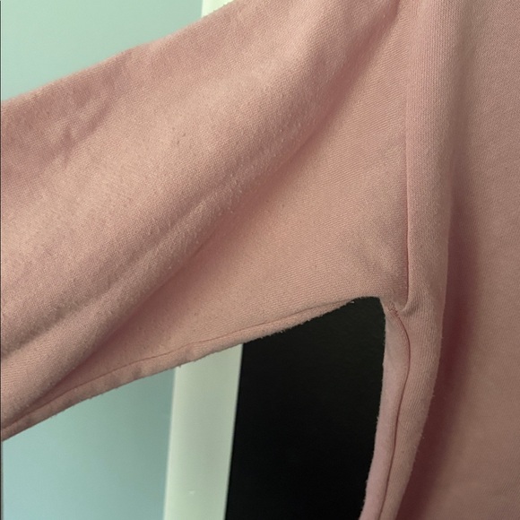 🌖 Barbie pink cropped lightweight sweatshirt large 10/12 - Picture 3 of 5